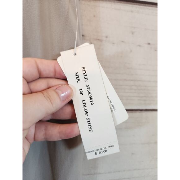 NWT Larry Levine Womens Petite Sport Stretch Dress Pants Pants in Stone Size 10P - Picture 3 of 7